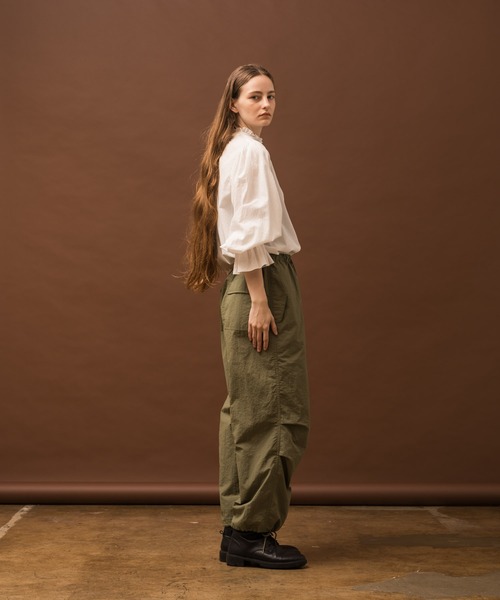 ALLUMER（アリュメール）の「ワッシャーコットンフリルカフスリーブ（シャツ/ブラウス・レディース・ホワイト/ブラック・1）」の13枚目の写真