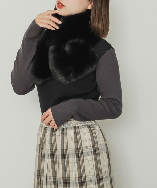 SENSE OF PLACE by URBAN RESEARCH（センスオブプレイスバイアーバンリサーチ）の「ボリュームエコファーティペット（マフラー・レディース・ブラック/ベージュ/チャコールグレー・ONE）」の6枚目の写真