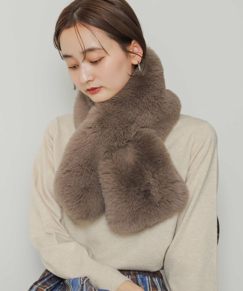 SENSE OF PLACE by URBAN RESEARCH（センスオブプレイスバイアーバンリサーチ）の「ボリュームエコファーティペット（マフラー・レディース・ブラック/ベージュ/チャコールグレー・ONE）」の10枚目の写真