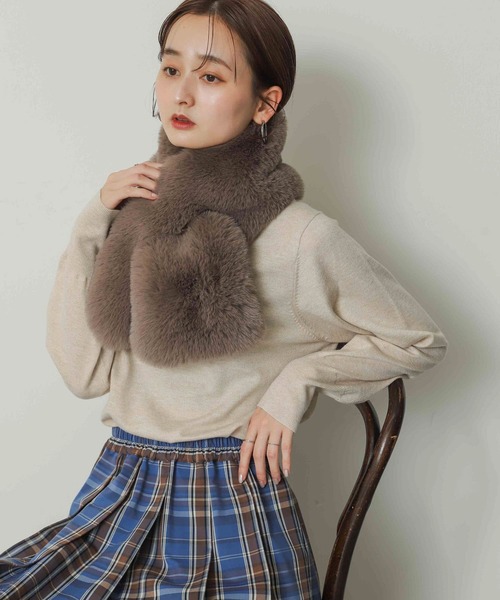 SENSE OF PLACE by URBAN RESEARCH（センスオブプレイスバイアーバンリサーチ）の「ボリュームエコファーティペット（マフラー・レディース・ブラック/ベージュ/チャコールグレー・ONE）」の12枚目の写真