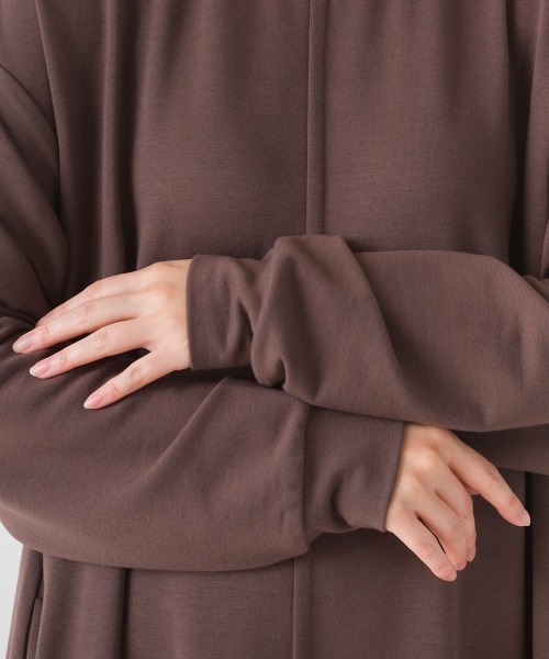 OMNES（オムネス）の「+3℃蓄熱ストレッチフレアワンピース長袖（ワンピース・レディース・パープル/ブラック/グリーン/ブラウン・FREE）」の21枚目の写真