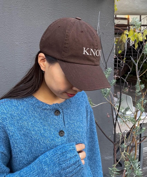 CANAL JEAN（キャナルジーン）の「smileyranna × THE BEST CAFE "KNOW HOW"ロゴCAP（キャップ・レディース・ブラウン・ONE SIZE）」の2枚目の写真