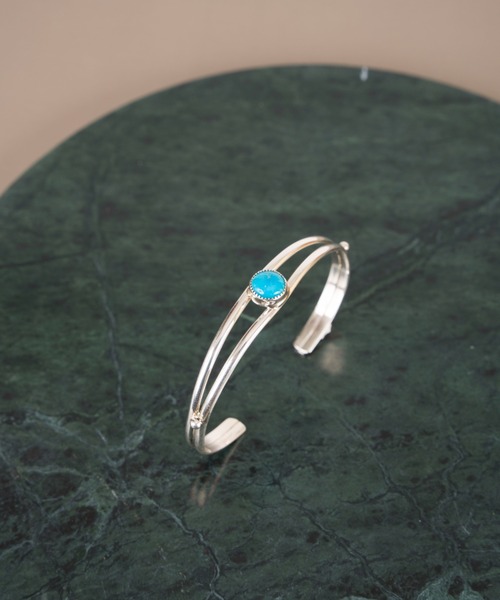 Harpo（アルポ）の「【Harpo/アルポ】シルバーバングル　ターコイズ　ブレスレット（バングル/リストバンド・レディース・シルバー・FREE）」の2枚目の写真