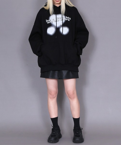 Figments（フィグメンツ）の「lovememoreビッグパーカー（パーカー・レディース・ブラック・FREE）」の3枚目の写真