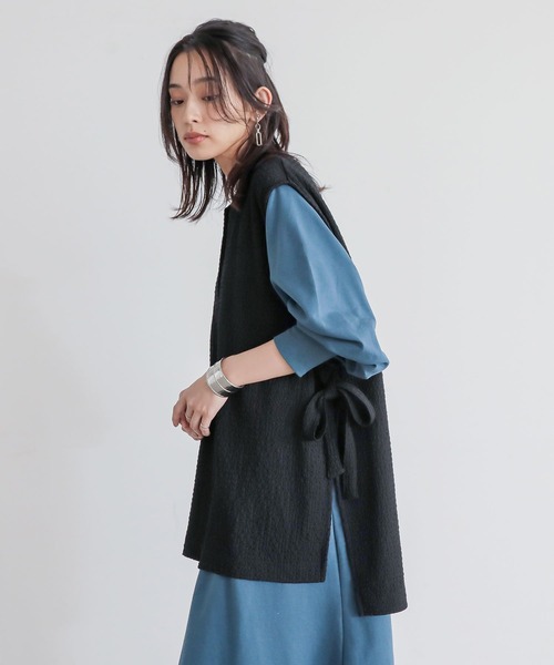 n'OrLABEL（ノアールレーベル）の「『脇リボンベスト』（ベスト・レディース・ブラック/グレイッシュベージュ・FREE）」の11枚目の写真