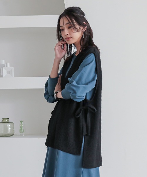 n'OrLABEL（ノアールレーベル）の「『脇リボンベスト』（ベスト・レディース・ブラック/グレイッシュベージュ・FREE）」の3枚目の写真