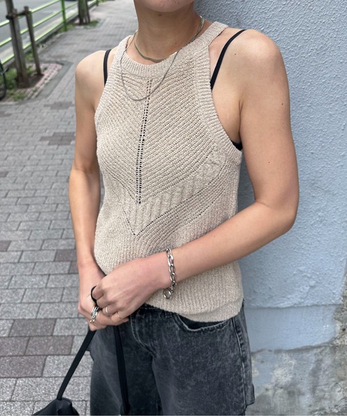 feepur（フェピュール）の「【ハンドウォッシャブル】透かしホルターネックニットタンク（ニット/セーター・レディース・ブラック/オリーブ/ベージュ・MEDIUM）」の5枚目の写真