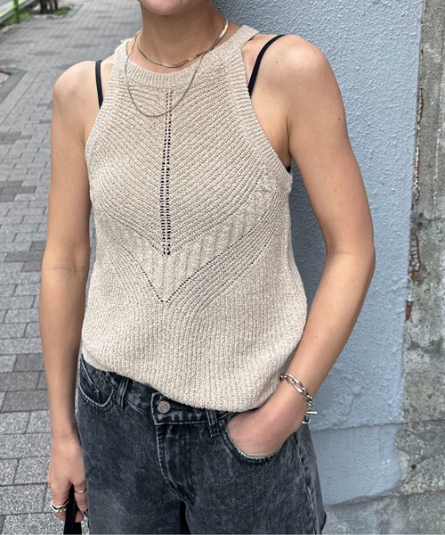 feepur（フェピュール）の「【ハンドウォッシャブル】透かしホルターネックニットタンク（ニット/セーター・レディース・ブラック/オリーブ/ベージュ・MEDIUM）」の10枚目の写真