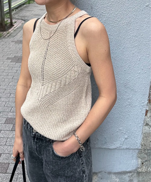 feepur（フェピュール）の「【ハンドウォッシャブル】透かしホルターネックニットタンク（ニット/セーター・レディース・ブラック/オリーブ/ベージュ・MEDIUM）」の11枚目の写真