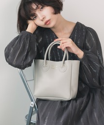 YOUNG & OLSEN/ヤングアンドオルセン EMBOSSED LEATHER TOTE S レザーハンドバッグ 秋 秋服 2026年秋冬