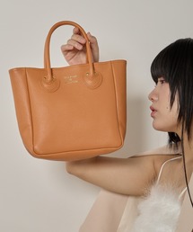 YOUNG & OLSEN/ヤングアンドオルセン EMBOSSED LEATHER TOTE S レザーハンドバッグ 秋 秋服 2026年秋冬