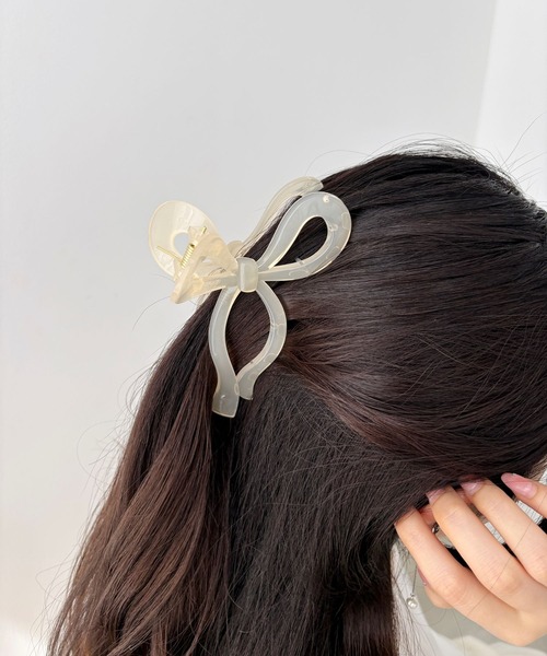 Heather(ヘザー)の「アクリルリボンバンス 119095(バレッタ/ヘアクリップ・レディース・ブラック/ホワイト/ピンク・ONE SIZE)」の5枚目の写真