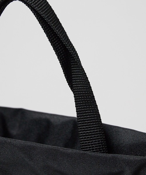NIKE（ナイキ）の「NIKE/ナイキ MESH DRAWSTRING POOL BAG メッシュバッグ（ショルダーバッグ・メンズ・カーキ/ブラック・FREE）」の5枚目の写真