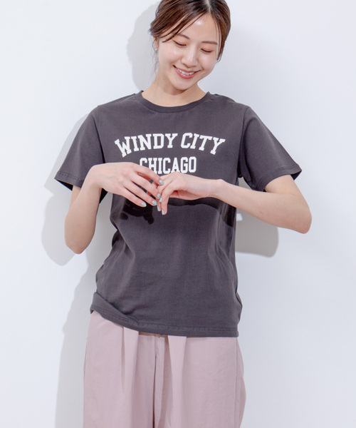 Jayro(ジャイロ)の「天竺ロゴプリントTシャツ(Tシャツ/カットソー・レディース・チャコールグレー/グレー/ライトグレー/グレー系その他/ホワイト系その他/ホワイト系その他2・FREE)」の2枚目の写真