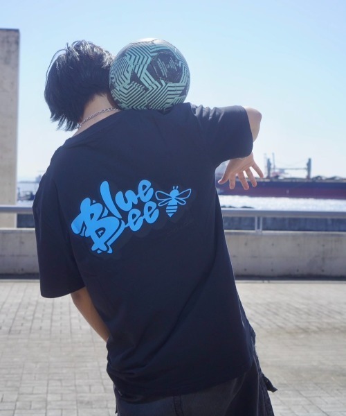Blue Bee(ブルービー)の「【BlueBee/ブルービー】クルーネック ロゴTシャツ(Tシャツ/カットソー・メンズ・ブラック/サックスブルー/ホワイト・MEDIUM/SMALL/X-LARGE/LARGE)」の2枚目の写真