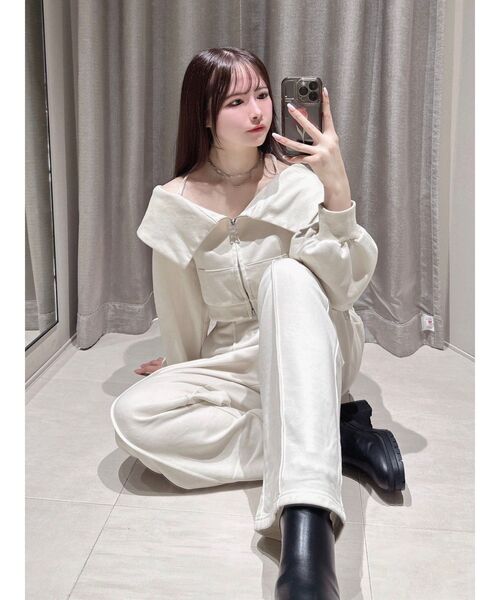 EATME（イートミー）の「オフショルパーカーデザインTOP（セットアップ可能）（パーカー・レディース・ネイビー/ブラック/アイボリー・FREE）」の15枚目の写真