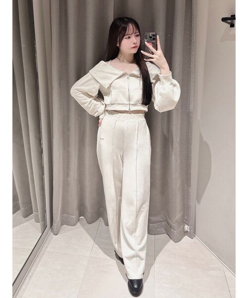 EATME（イートミー）の「オフショルパーカーデザインTOP（セットアップ可能）（パーカー・レディース・ネイビー/ブラック/アイボリー・FREE）」の16枚目の写真