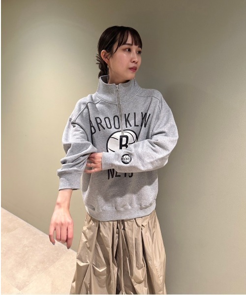 emmi（エミ）の「NBAハーフジップスウェット（Tシャツ