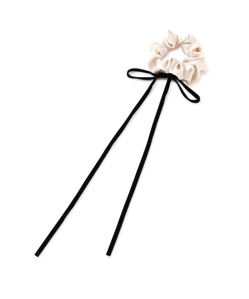 NATURAL BEAUTY BASIC（ナチュラルビューティーベーシック）の「ナローリボンシュシュ（シュシュ・レディース・オフホワイト/ブラック・ﾌﾘ-）」の6枚目の写真