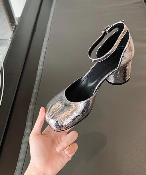 deux amour（ドゥーザムール）の「足袋パンプス（パンプス・レディース・シルバー/ブラック・LARGE/MEDIUM/SMALL）」の5枚目の写真