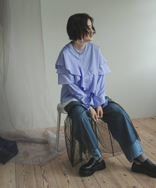 bohmal（ボマール）の「配色切替フリルシャツ（シャツ/ブラウス・レディース・ホワイト/ブルー・FREE）」の3枚目の写真