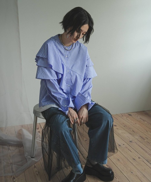 bohmal（ボマール）の「配色切替フリルシャツ（シャツ/ブラウス・レディース・ホワイト/ブルー・FREE）」の4枚目の写真