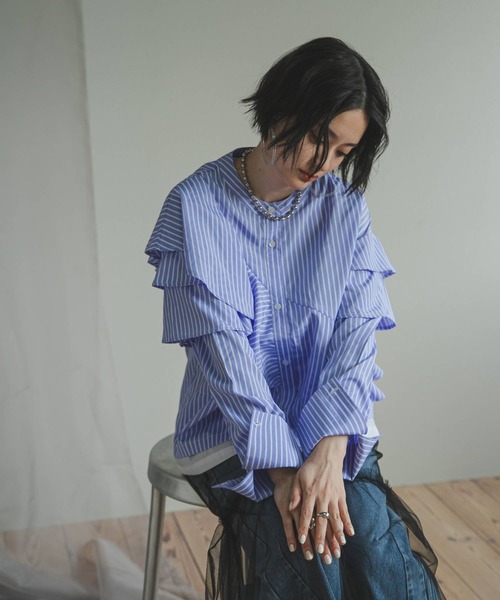 bohmal（ボマール）の「配色切替フリルシャツ（シャツ/ブラウス・レディース・ホワイト/ブルー・FREE）」の5枚目の写真