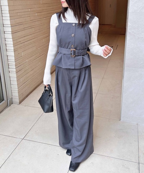 INGNI（イング）の「【WEB限定】ビスチェ＋パンツ／セットアップ（サロペット/オーバーオール・レディース・グレー/ブラック・M）」の2枚目の写真