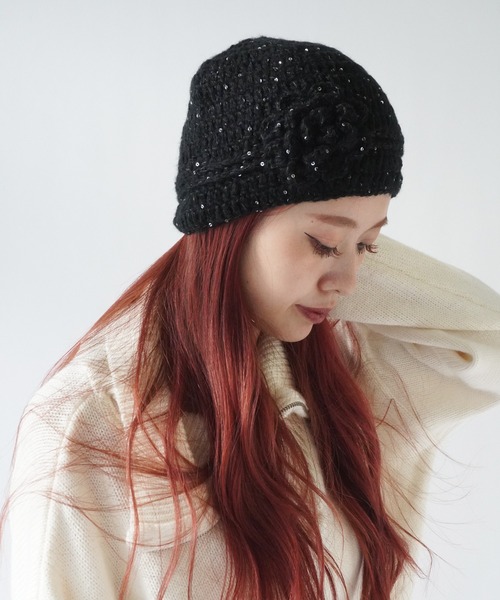 Port(ポート)の「【 SORUTT / ソルト 】 ローズモチーフ 編み込みビーニー / スパンコール付き #(ニットキャップ/ビーニー・レディース・ホワイト/ベージュ/ブラック/グレー・FREE)」の5枚目の写真