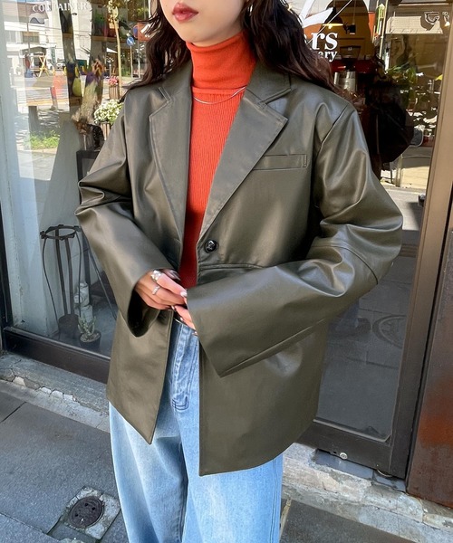 Chillfar（チルファー）の「フェイクレザールーズテーラードジャケット（テーラードジャケット・レディース・グレー/ブラウン/カーキ/ブラック・FREE）」の4枚目の写真