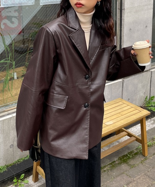 Chillfar（チルファー）の「フェイクレザールーズテーラードジャケット（テーラードジャケット・レディース・グレー/ブラウン/カーキ/ブラック・FREE）」の7枚目の写真