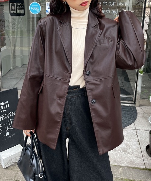 Chillfar（チルファー）の「フェイクレザールーズテーラードジャケット（テーラードジャケット・レディース・グレー/ブラウン/カーキ/ブラック・FREE）」の11枚目の写真