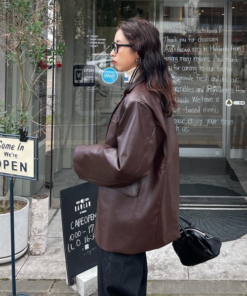 Chillfar（チルファー）の「フェイクレザールーズテーラードジャケット（テーラードジャケット・レディース・グレー/ブラウン/カーキ/ブラック・FREE）」の12枚目の写真