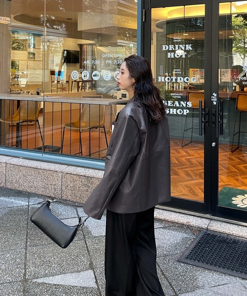 Chillfar（チルファー）の「フェイクレザールーズテーラードジャケット