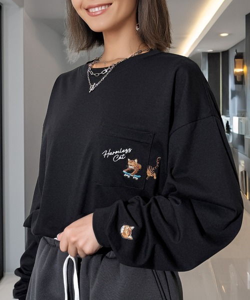 セール】ゆったり 萌えネコ 袖 刺繍 ポケット ロンティ（Tシャツ