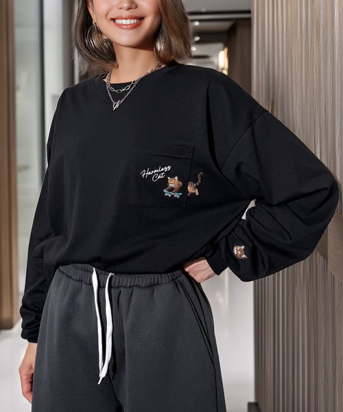 Candlestick(キャンドルスティック)の「ゆったり 萌えネコ 袖 刺繍 ポケット ロンティ(Tシャツ/カットソー・レディース・ホワイト/サックスブルー/ブラック/アッシュグレー/ブラック系2/ホワイト系1/ダークネイビー/ブラック系1・M/L/LL)」の14枚目の写真