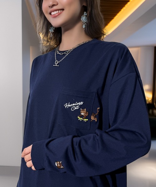 Candlestick(キャンドルスティック)の「ゆったり 萌えネコ 袖 刺繍 ポケット ロンティ(Tシャツ/カットソー・レディース・ホワイト/サックスブルー/ブラック/アッシュグレー/ブラック系2/ホワイト系1/ダークネイビー/ブラック系1・M/L/LL)」の11枚目の写真