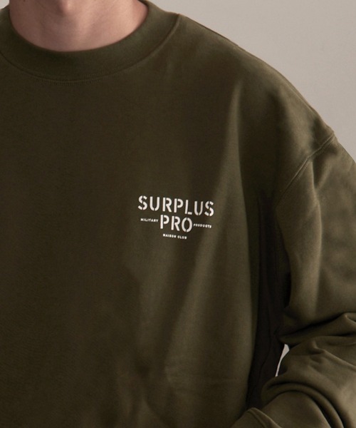 MAISON CLUB（メゾンクラブ）の「【MAISON CLUB】SURPLUS PRO-Military One Point Sweater /ミリタリーワンポイントスウェット　裏毛　オーバーサイズ（スウェット・メンズ・ブラック/カーキ/グレー・L/XL）」の3枚目の写真