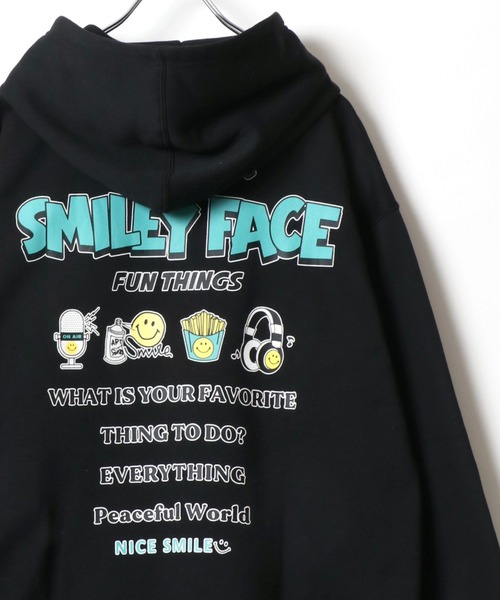 SMILEY FACE(スマイリーフェイス)の「SMILEY FACE/スマイリーフェイス 裏起毛 ワンポイント刺繍 袖ロゴ バックプリント オーバーサイズ スウェットプルパーカー フーディー レディース メンズ(パーカー・レディース・ブラック/ネイビー/スミクロ/グレー系その他2/ブラック系その他3/ブラック系その他/アッシュグレー/ブラック系その他2/グレー系その他・L/M/LL)」の4枚目の写真