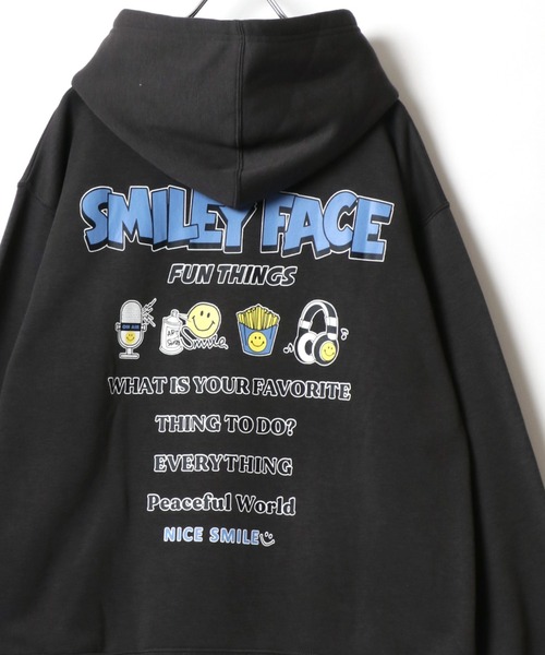 SMILEY FACE(スマイリーフェイス)の「SMILEY FACE/スマイリーフェイス 裏起毛 ワンポイント刺繍 袖ロゴ バックプリント オーバーサイズ スウェットプルパーカー フーディー レディース メンズ(パーカー・レディース・ブラック/ネイビー/スミクロ/グレー系その他2/ブラック系その他3/ブラック系その他/アッシュグレー/ブラック系その他2/グレー系その他・L/M/LL)」の5枚目の写真