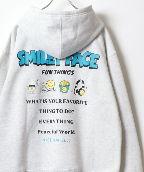 SMILEY FACE(スマイリーフェイス)の「SMILEY FACE/スマイリーフェイス 裏起毛 ワンポイント刺繍 袖ロゴ バックプリント オーバーサイズ スウェットプルパーカー フーディー レディース メンズ(パーカー・レディース・ブラック/ネイビー/スミクロ/グレー系その他2/ブラック系その他3/ブラック系その他/アッシュグレー/ブラック系その他2/グレー系その他・L/M/LL)」の8枚目の写真
