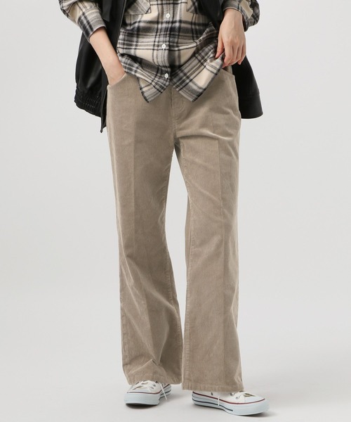 BAYFLOW（ベイフロー）の「[ストレッチ入り!キレイ目にも着用可能]コーデュロイセミフレアパンツ（その他パンツ・レディース・グレイッシュベージュ/グリーン/ブラウン・MEDIUM/SMALL）」の3枚目の写真