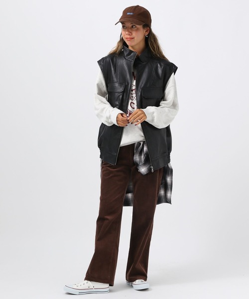 BAYFLOW（ベイフロー）の「[ストレッチ入り!キレイ目にも着用可能]コーデュロイセミフレアパンツ（その他パンツ・レディース・グレイッシュベージュ/グリーン/ブラウン・MEDIUM/SMALL）」の19枚目の写真