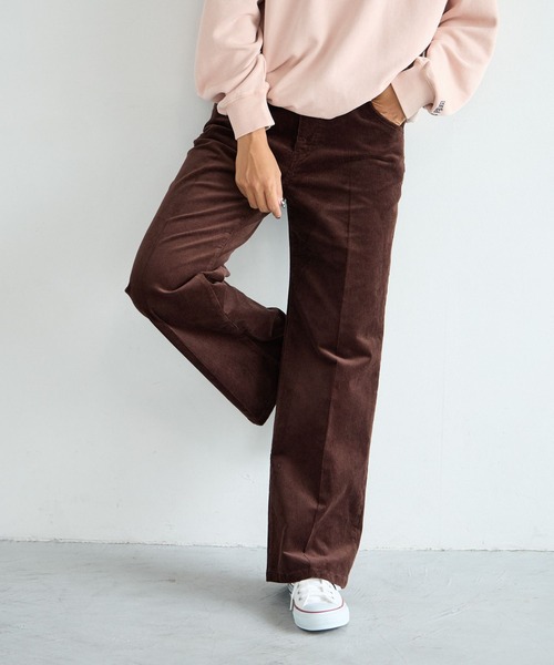 BAYFLOW（ベイフロー）の「[ストレッチ入り!キレイ目にも着用可能]コーデュロイセミフレアパンツ（その他パンツ・レディース・グレイッシュベージュ/グリーン/ブラウン・MEDIUM/SMALL）」の13枚目の写真
