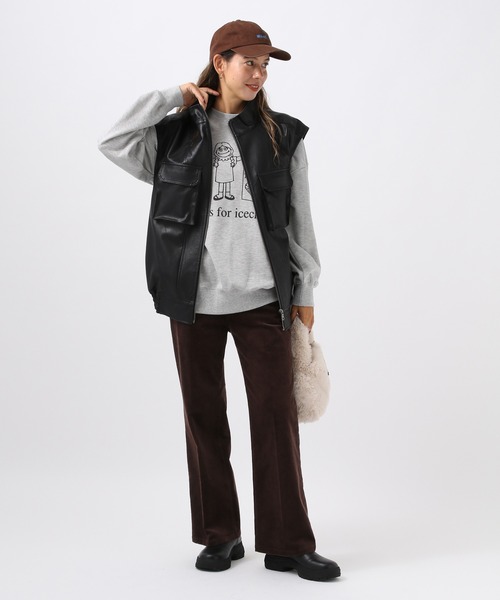 BAYFLOW（ベイフロー）の「[ストレッチ入り!キレイ目にも着用可能]コーデュロイセミフレアパンツ（その他パンツ・レディース・グレイッシュベージュ/グリーン/ブラウン・MEDIUM/SMALL）」の8枚目の写真