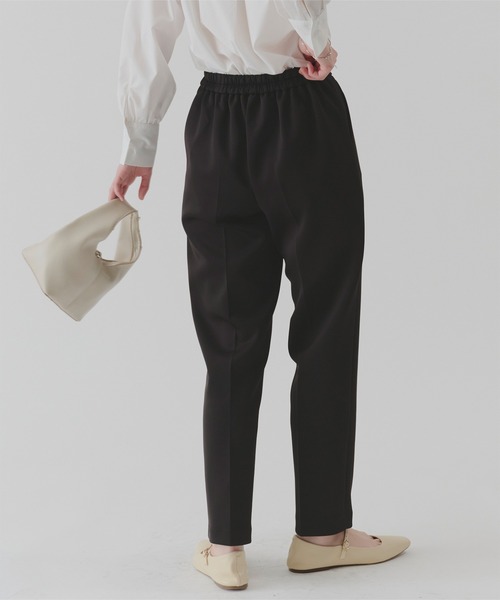 titivate(ティティベイト)の「ストレッチ美脚テーパードパンツ(その他パンツ・レディース・ブラック/ライトベージュ・SP/L/M/S)」の8枚目の写真
