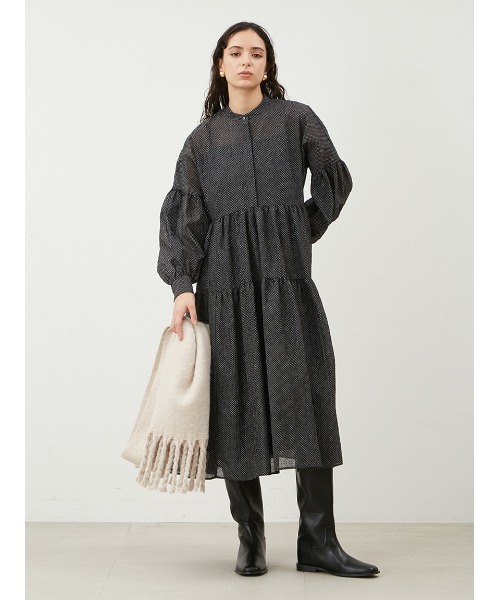 Mila Owen（ミラオーウェン）の「スタンドカラーティアードワンピース（ワンピース・レディース・ブラック/ホワイト・1/0）」の3枚目の写真