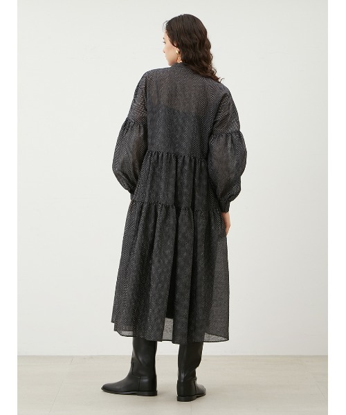 Mila Owen（ミラオーウェン）の「スタンドカラーティアードワンピース（ワンピース・レディース・ブラック/ホワイト・1/0）」の6枚目の写真