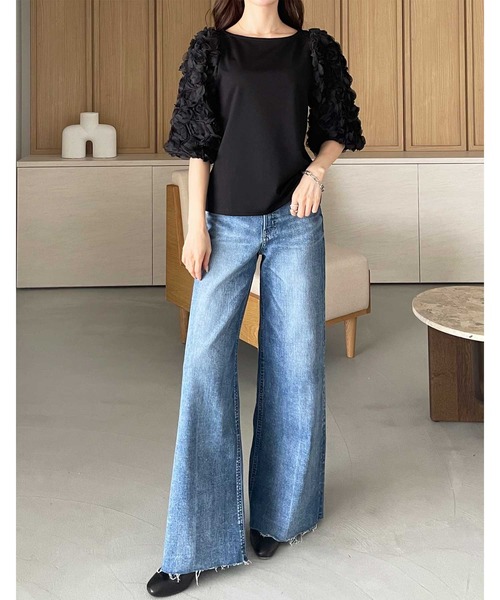 YOUING.(ユイン)の「フラワーモチーフトップス(Tシャツ/カットソー・レディース・オフホワイト/ブラック・MEDIUM/LARGE)」の17枚目の写真