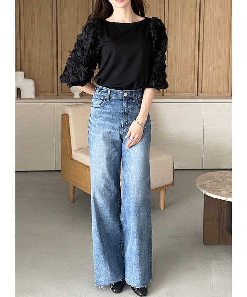 YOUING.(ユイン)の「フラワーモチーフトップス(Tシャツ/カットソー・レディース・オフホワイト/ブラック・MEDIUM/LARGE)」の18枚目の写真